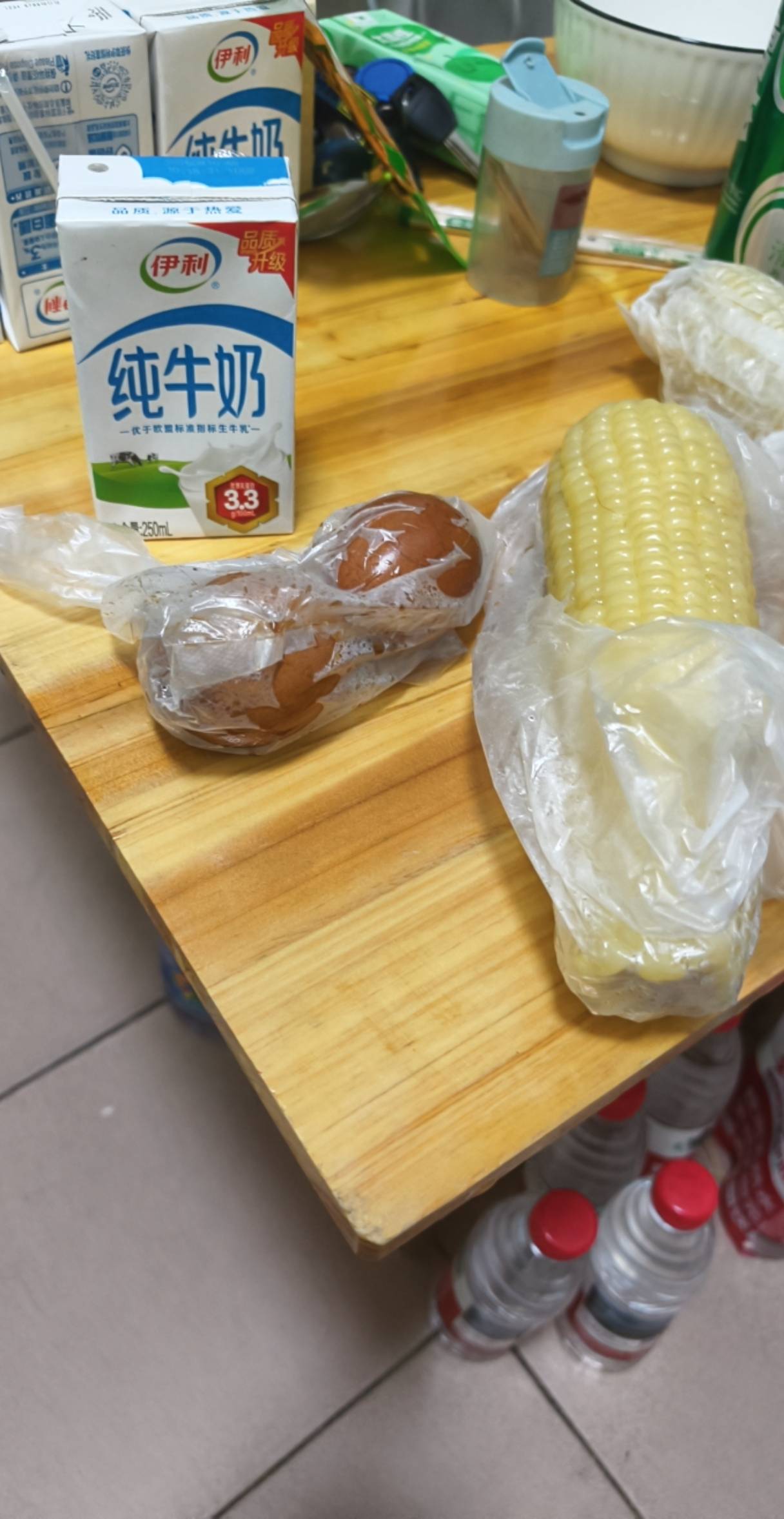 老哥们吃早餐了吗？两个卤蛋一个玉米

91 / 作者:挂比了救我鸭 / 