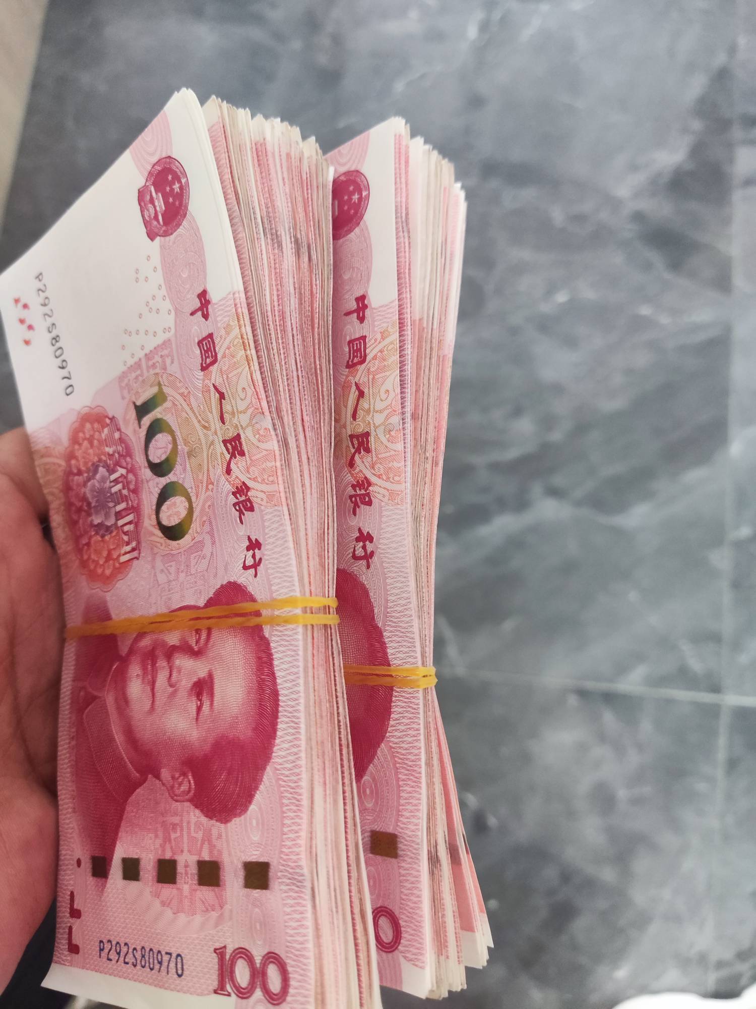 时间真快啊，一晃干了四个月，一个月1.7w，抛去每个月花2k，攒了6w了，到年底过一个肥79 / 作者:春天的春 / 