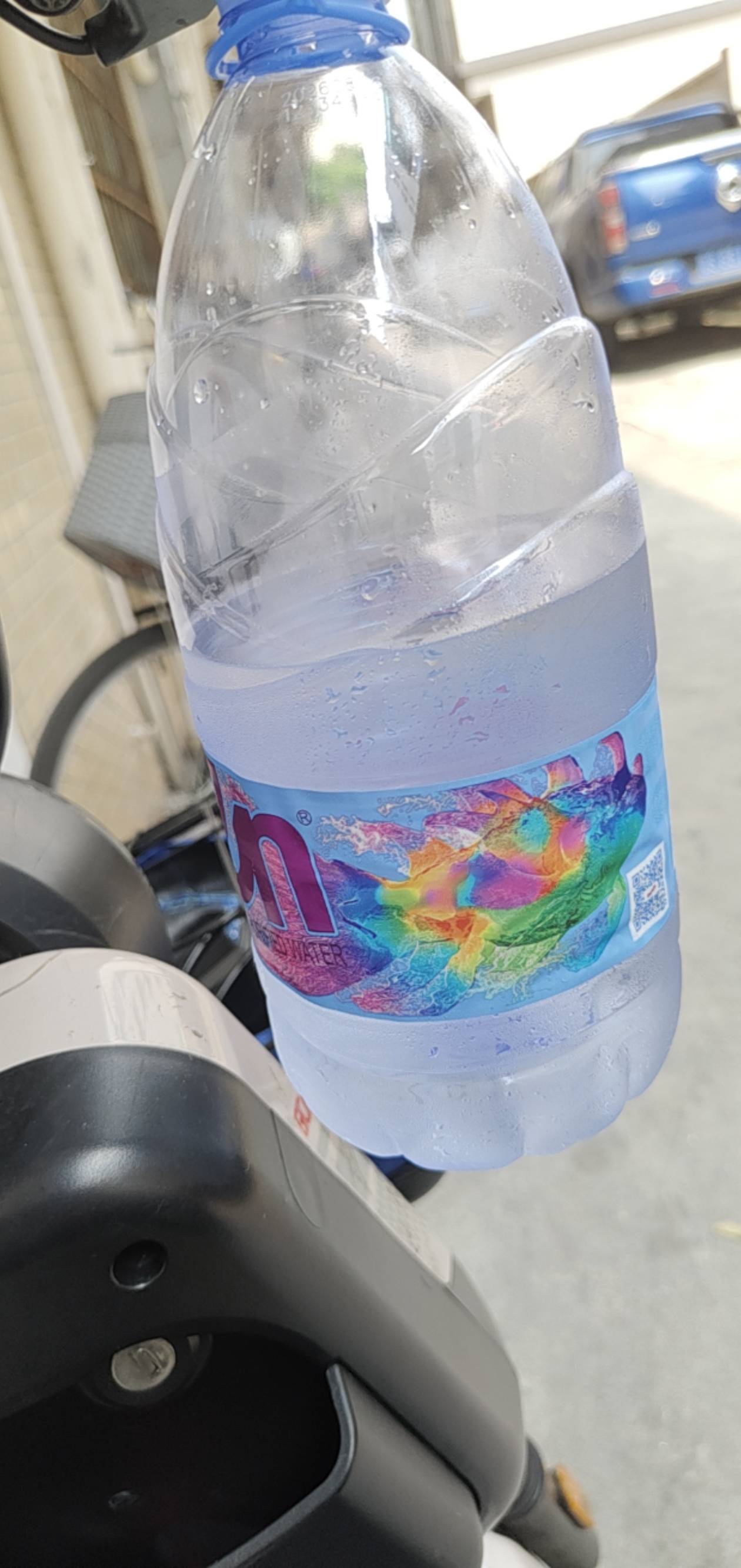 cs啊，老哥买瓶水挂电瓶车上，在楼上躺了半小时就剩一半了

66 / 作者:晴空免疫性 / 