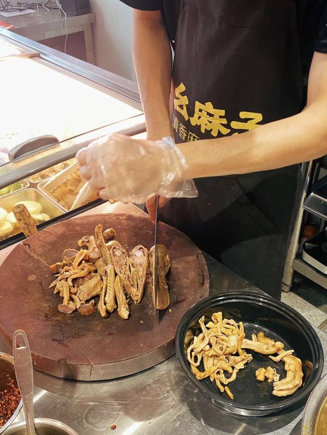 免单好啊25返10，免单又是20，吃顿饭还赚5块



66 / 作者:以山河作礼. / 