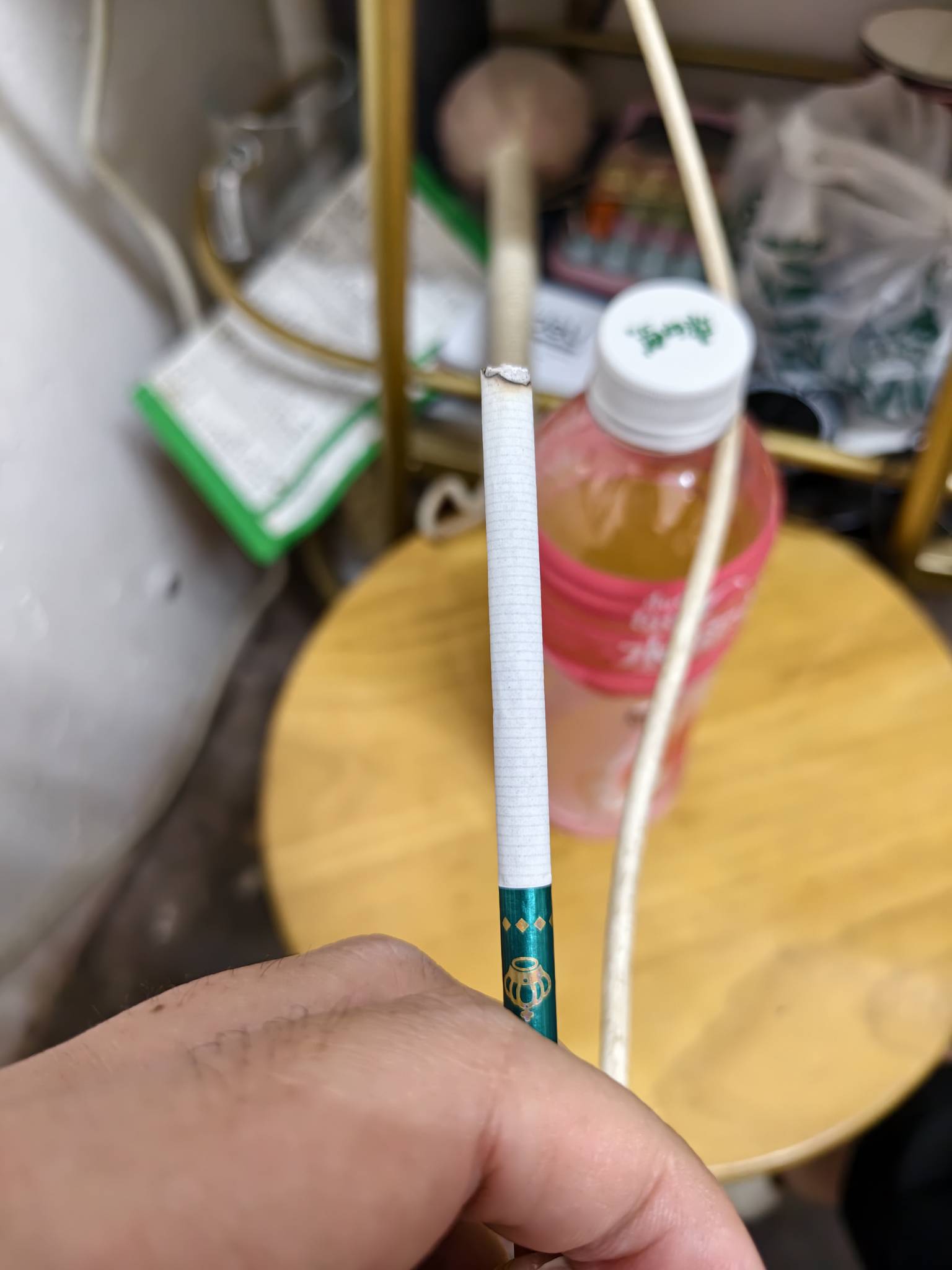 也是最后一根烟了  老哥们 速速发毛啊

38 / 作者:男人永卟言败 / 