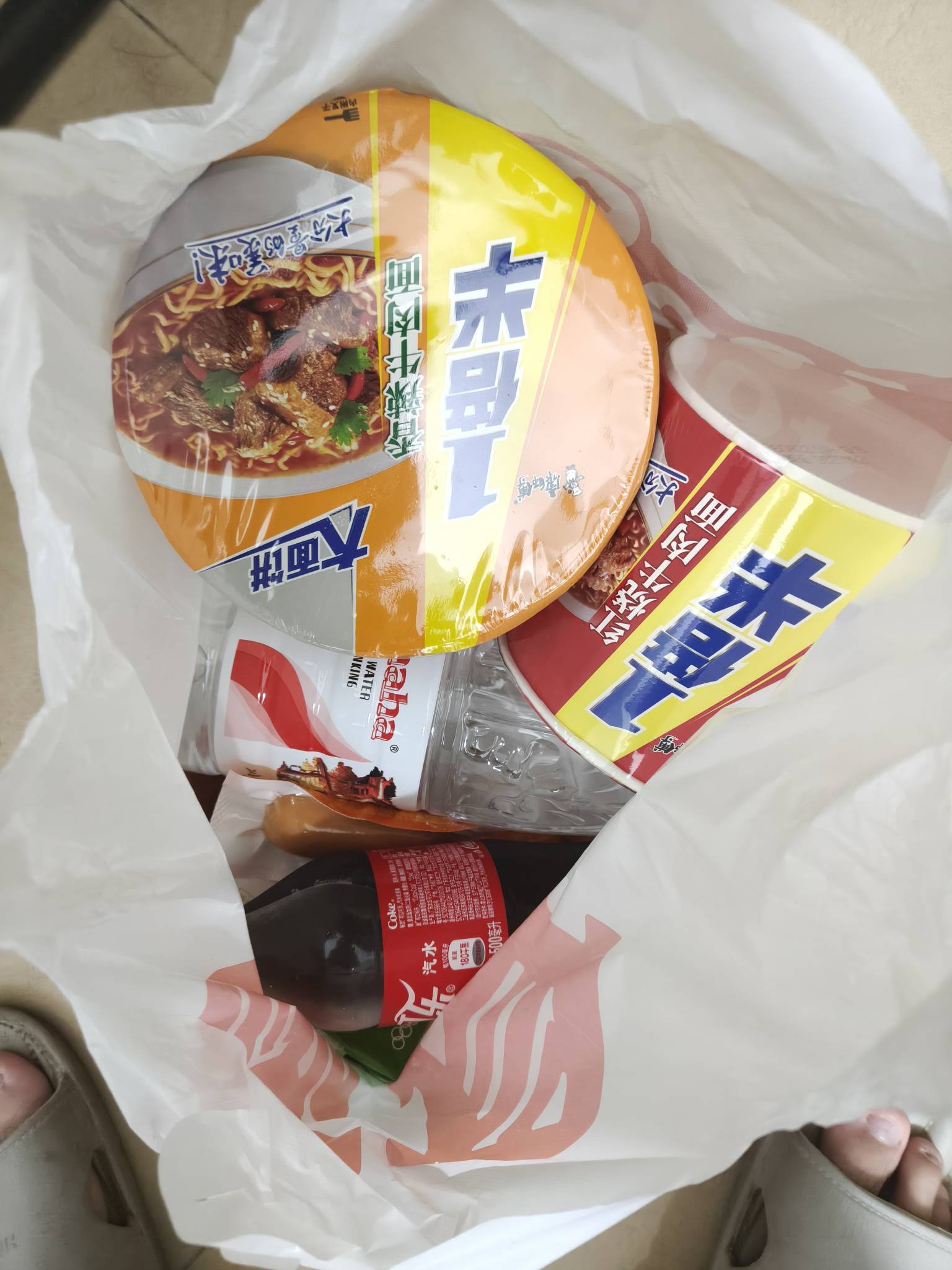谢谢真老哥，明天不用挨饿了@摇摆的苏丹 

29 / 作者:石崖灯草 / 