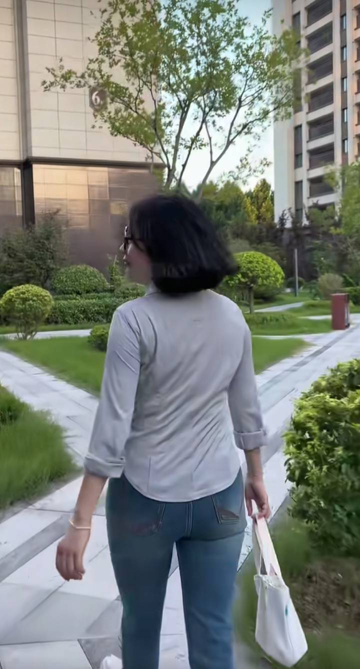 老哥们早上了，



42 / 作者:马到成 / 
