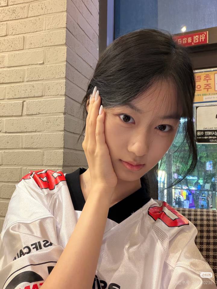 感觉现在小年轻不会吃亏，遇到点啥事就是吵骂抱j发网络，不跟以前我们一样了，我们以78 / 作者:39岁挂壁老大哥 / 