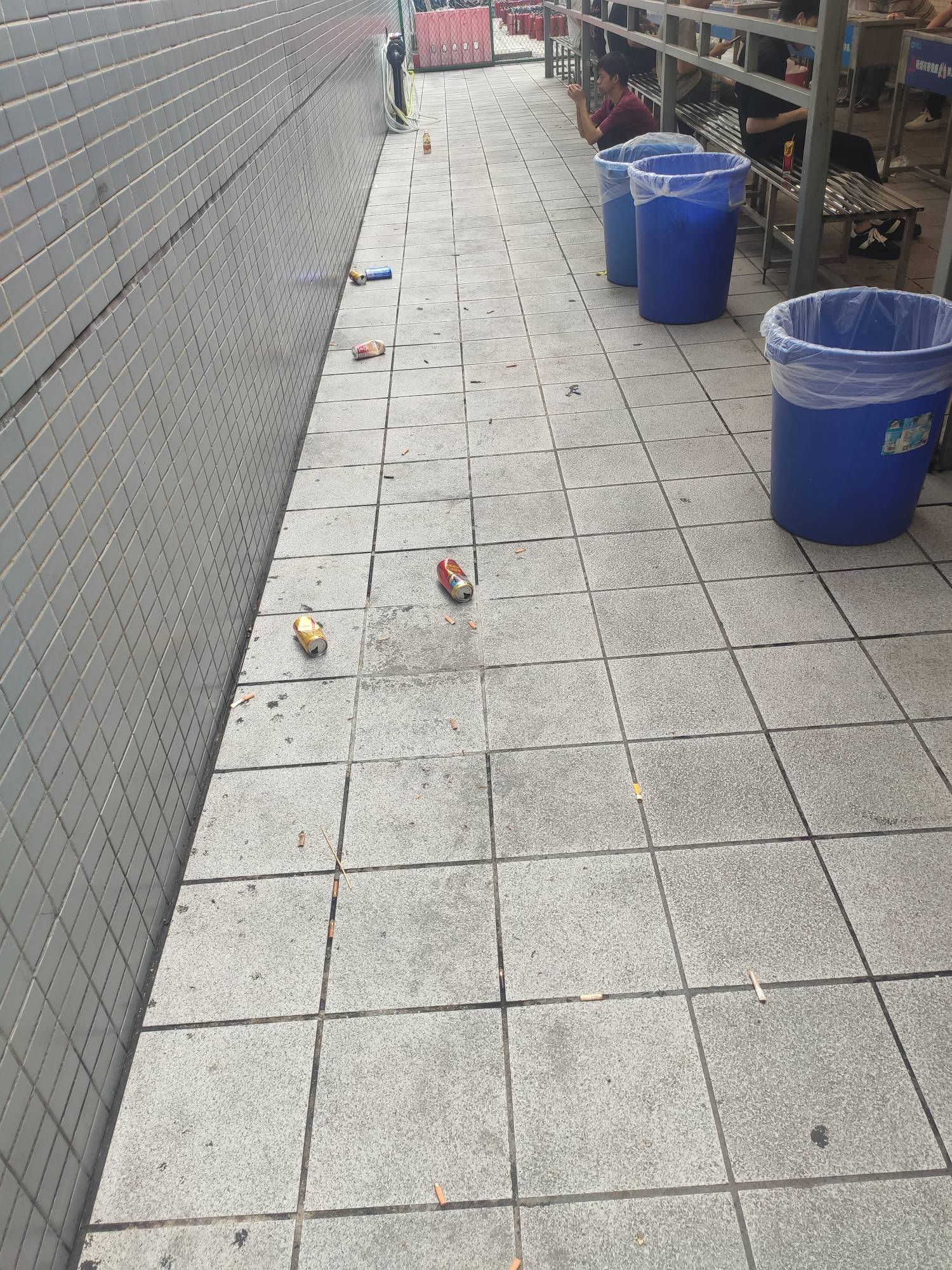 有没有老哥知道深圳东莞广州这附近有献爱心的吗，彻底瘫痪了，2号退的挂壁房出来挑战90 / 作者:云边有个挂壁仔 / 