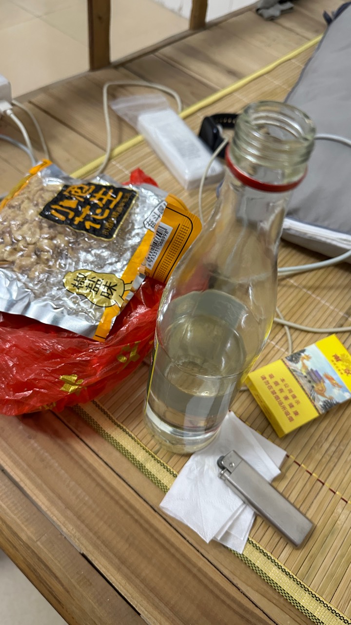 挂壁五天了腰还是很痛，干活时候不觉得，停下来就痛了，今天比前几天更痛。

33 / 作者:不知明的靓仔 / 