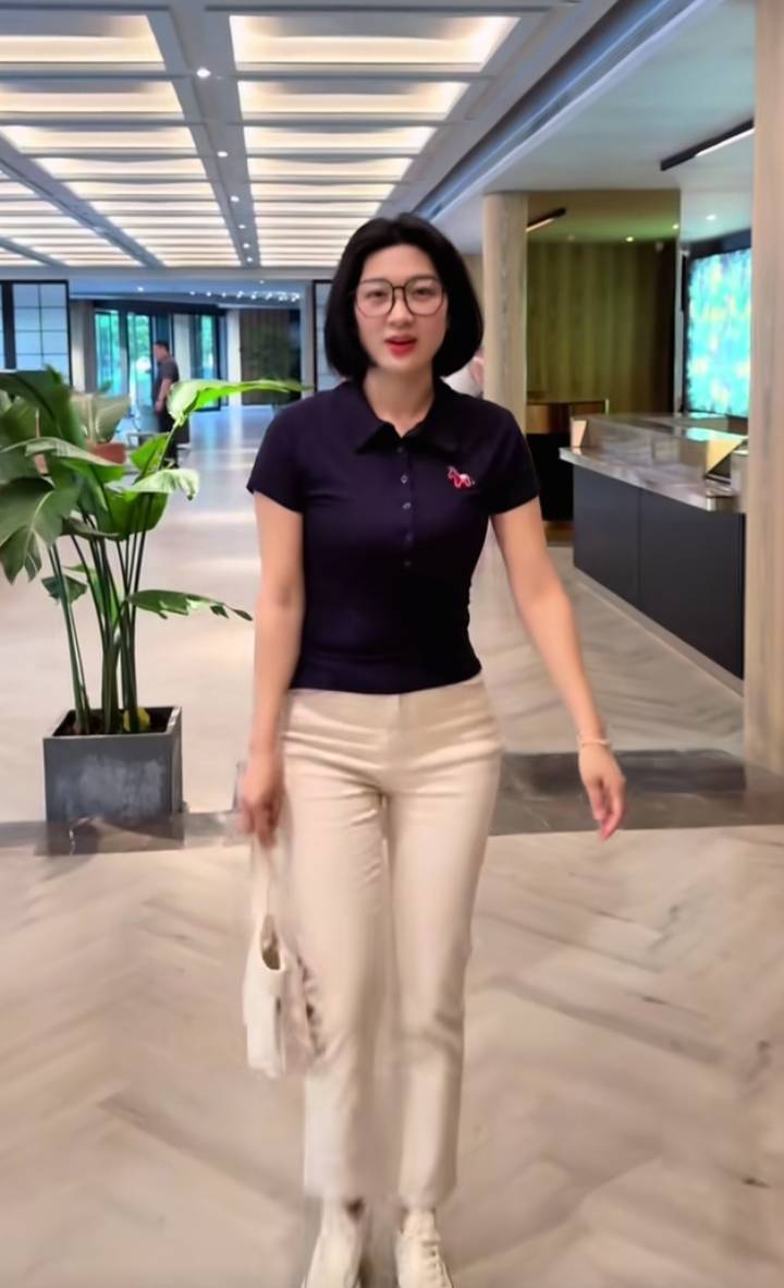 老哥们夜深了早点休息



62 / 作者:马到成 / 