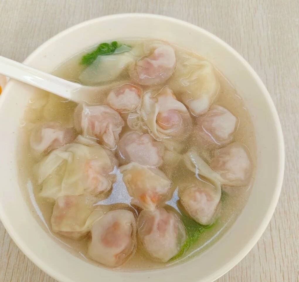 吃午餐了？
自己动手丰衣足食？



56 / 作者:风中之神-聂风 / 