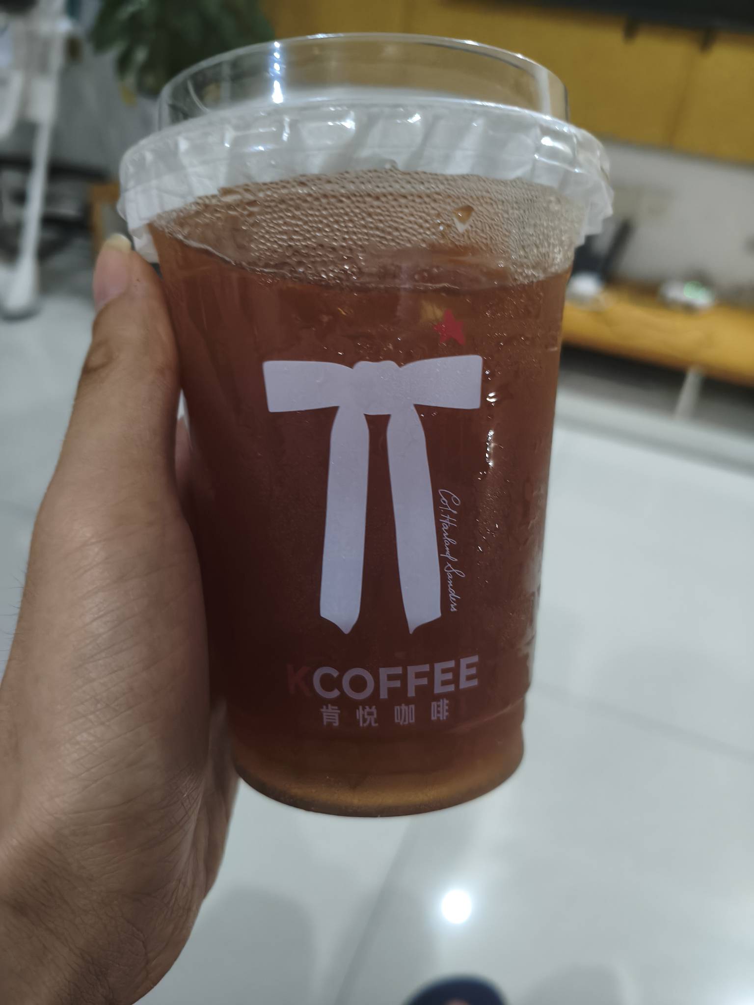 我曹尼码，我特么点的超大杯，结果给我送成大杯，商家死活联系不上

63 / 作者:富士山下147 / 