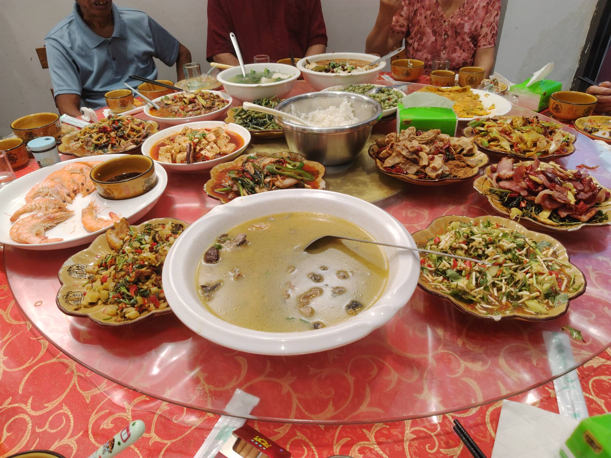 老哥们，干饭啦，小儿今日6周岁，外面搞一顿

67 / 作者:他他他，野汉子 / 