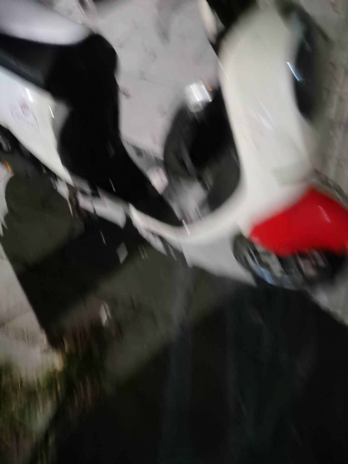 我真是个小可爱又跑路了吗好在钱给算了

24 / 作者:没监控不管 / 