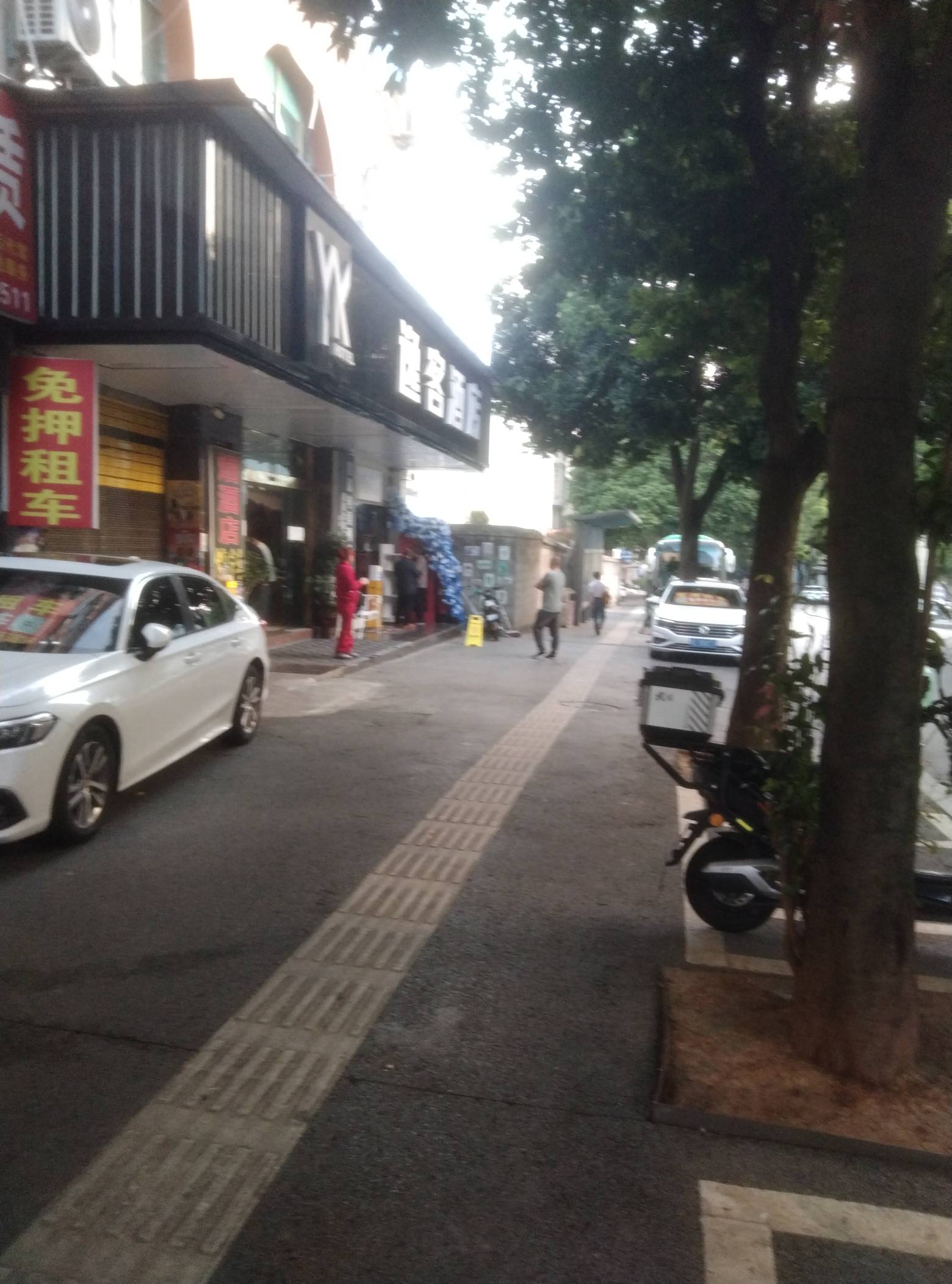 这些老头老太太有钱啊 中秋节还出来我这边旅游

63 / 作者:独立日 / 