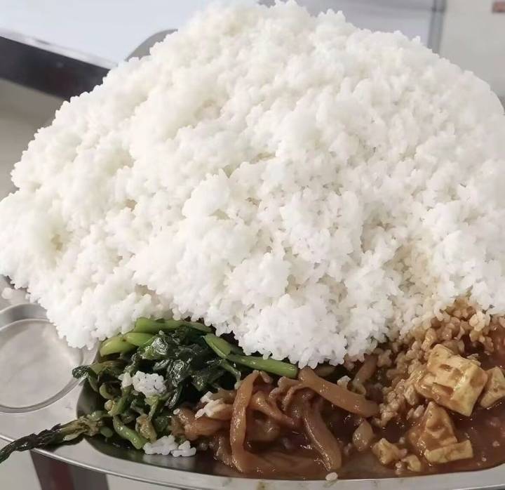 这可如何是好啊，全部家当就剩六块，广子不给了，毛没了，饿啊，想抽荷花了

5 / 作者:此非为偏安一隅 / 