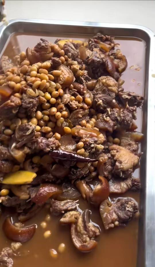 老哥们肯定不知道这是什么美食


19 / 作者:朱铁胆 / 