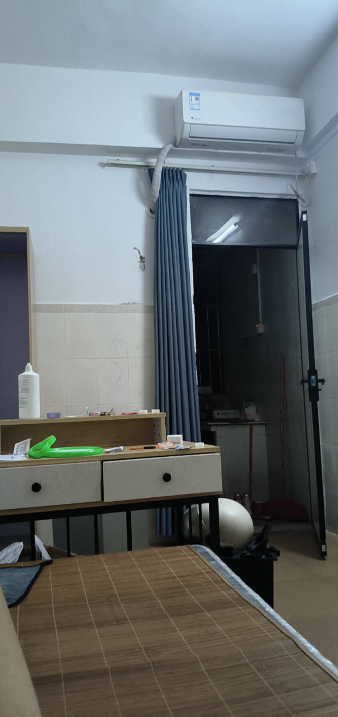 有谁来黄江租房，我这两天回去。如果想免费住，可以住到29号，如果想续租我有500押金65 / 作者:广东小哥 / 