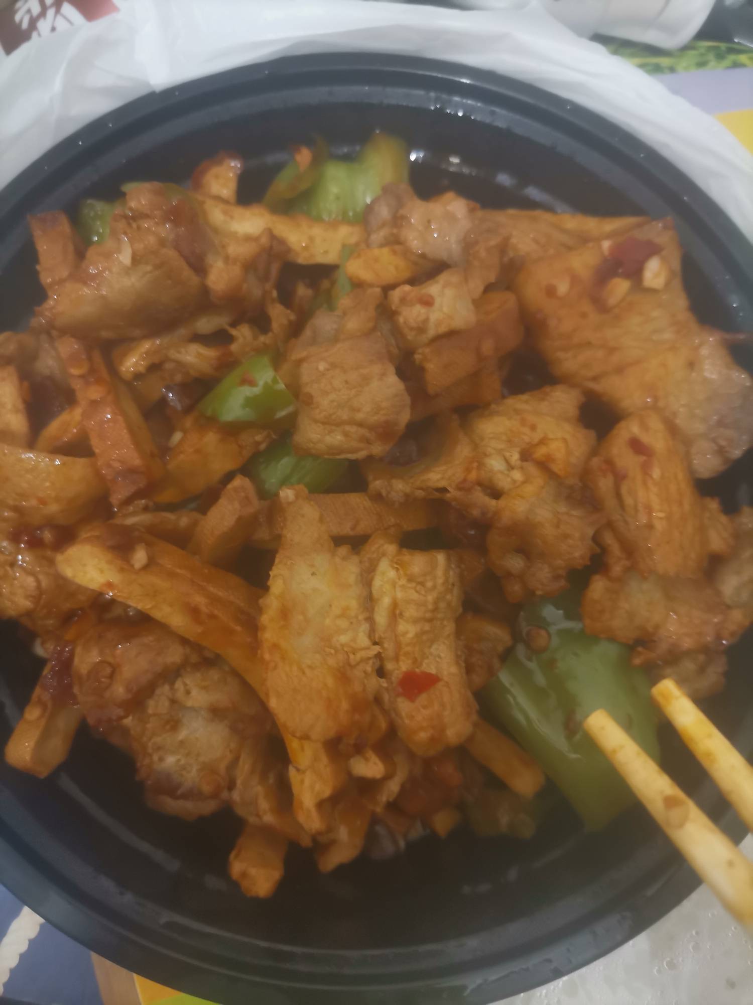 一顿20解决了吃喝


48 / 作者:王牌飞行员888 / 