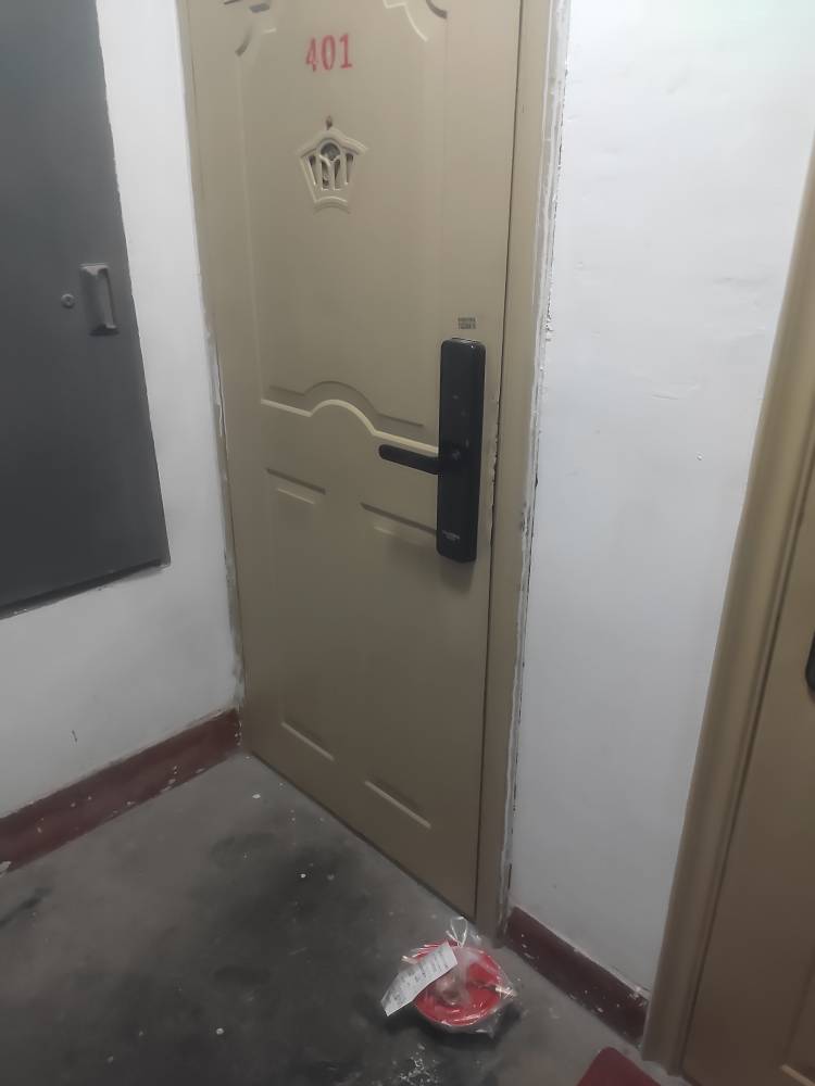 12点半跑到现在185，最后一单眼睛受不了了，收工回家


35 / 作者:基基肯压基 / 