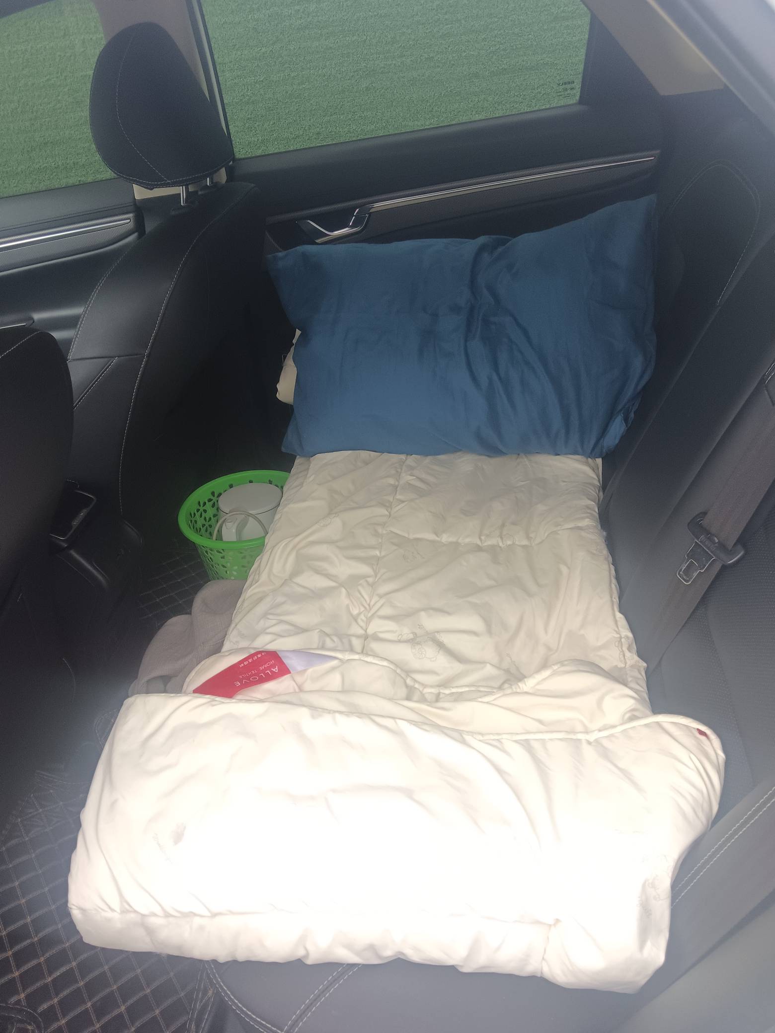 老哥们这能睡吗？已经走投无路了，今晚开始只能这样了！

71 / 作者:目及皆你 / 