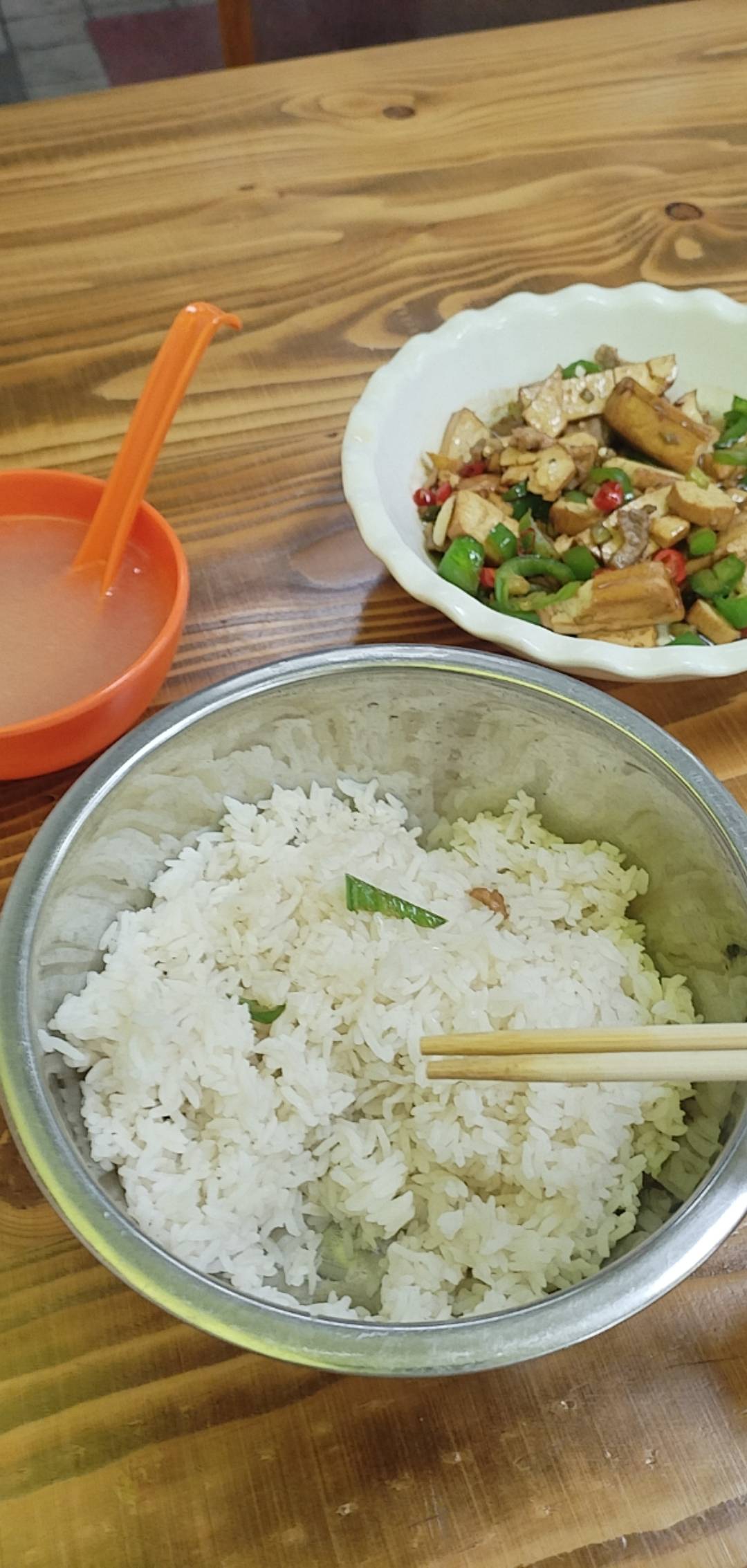落魄了只能吃一个菜

17 / 作者:湖南陈小春 / 