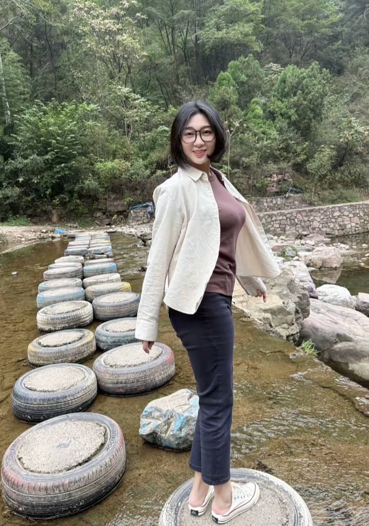 刚醒过来，老哥们都在通宵弄什么，不要撇下我



95 / 作者:马到成 / 