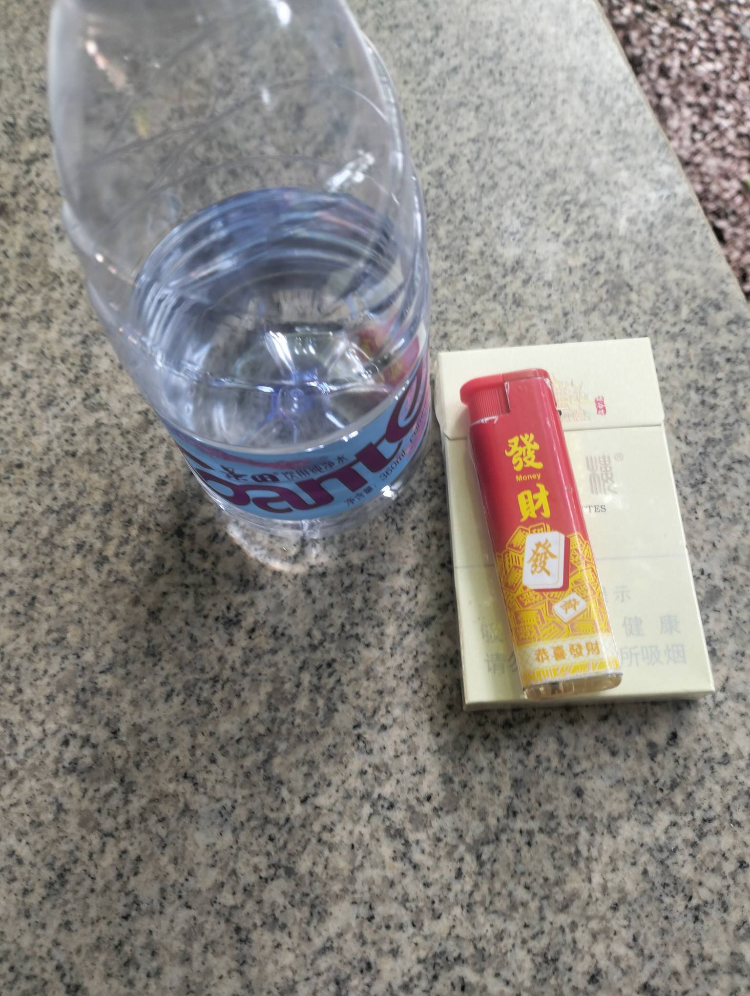 挂壁仔饿醒了，老哥们有没有毛毛，简单点的，什么马来油，挂壁仔看不懂啊

83 / 作者:尛•牛•蛮 / 