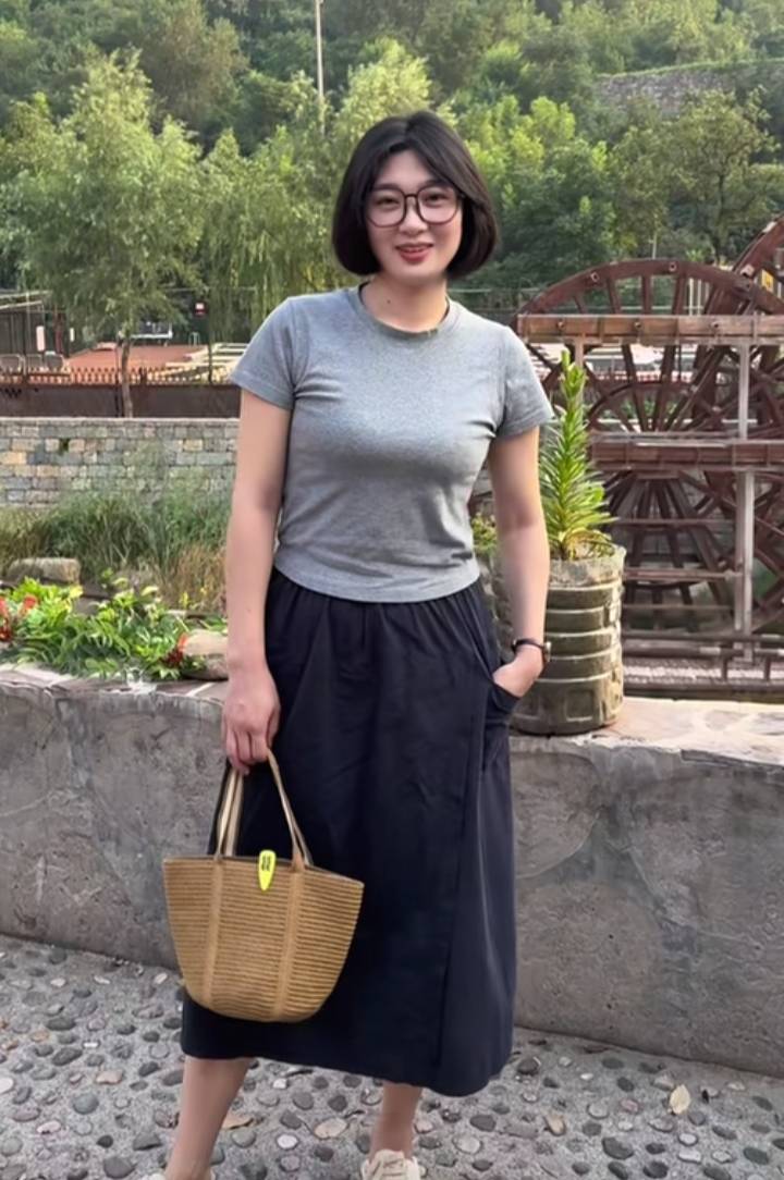 老哥们羊毛赚到钱了也要出去消费消费啊，国庆还有三天



74 / 作者:马到成 / 