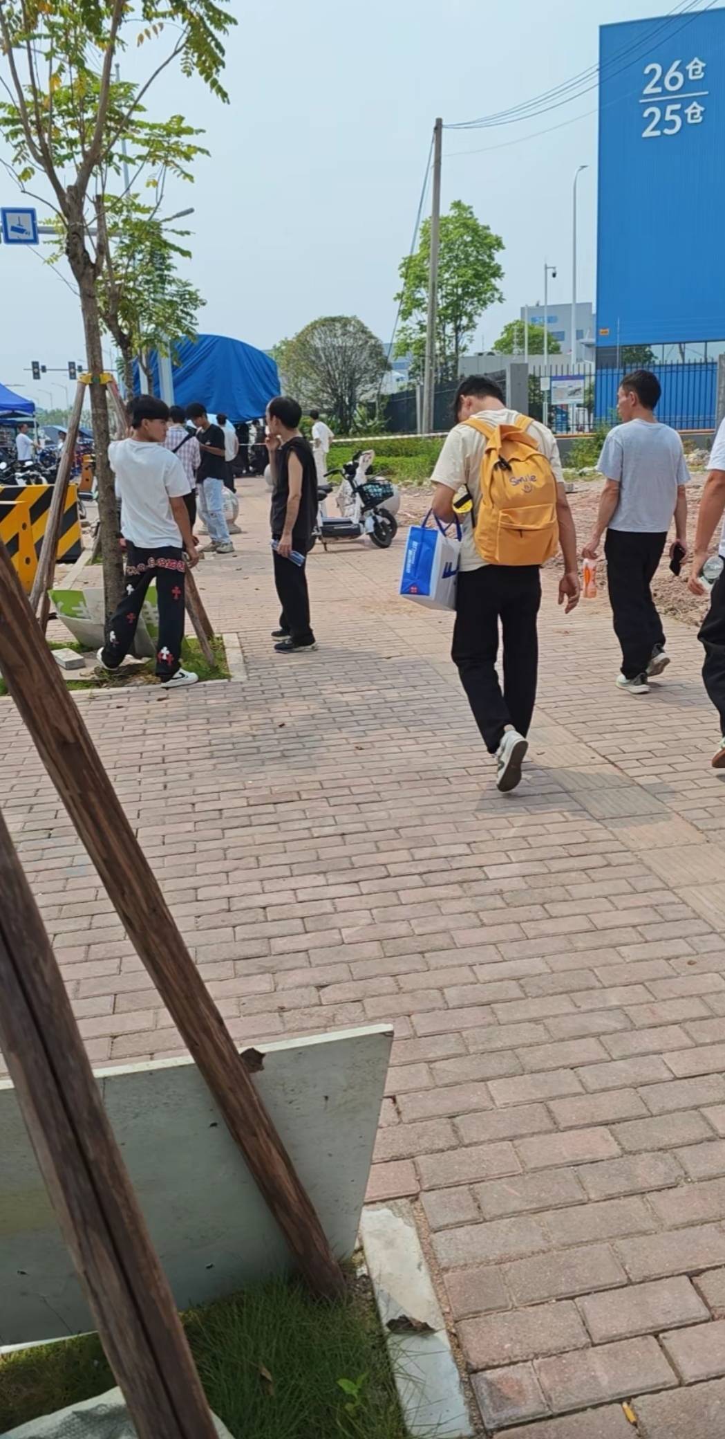 进挂b电商学.2个月，老哥萌有大毛记得a我

41 / 作者:凤鸣 / 
