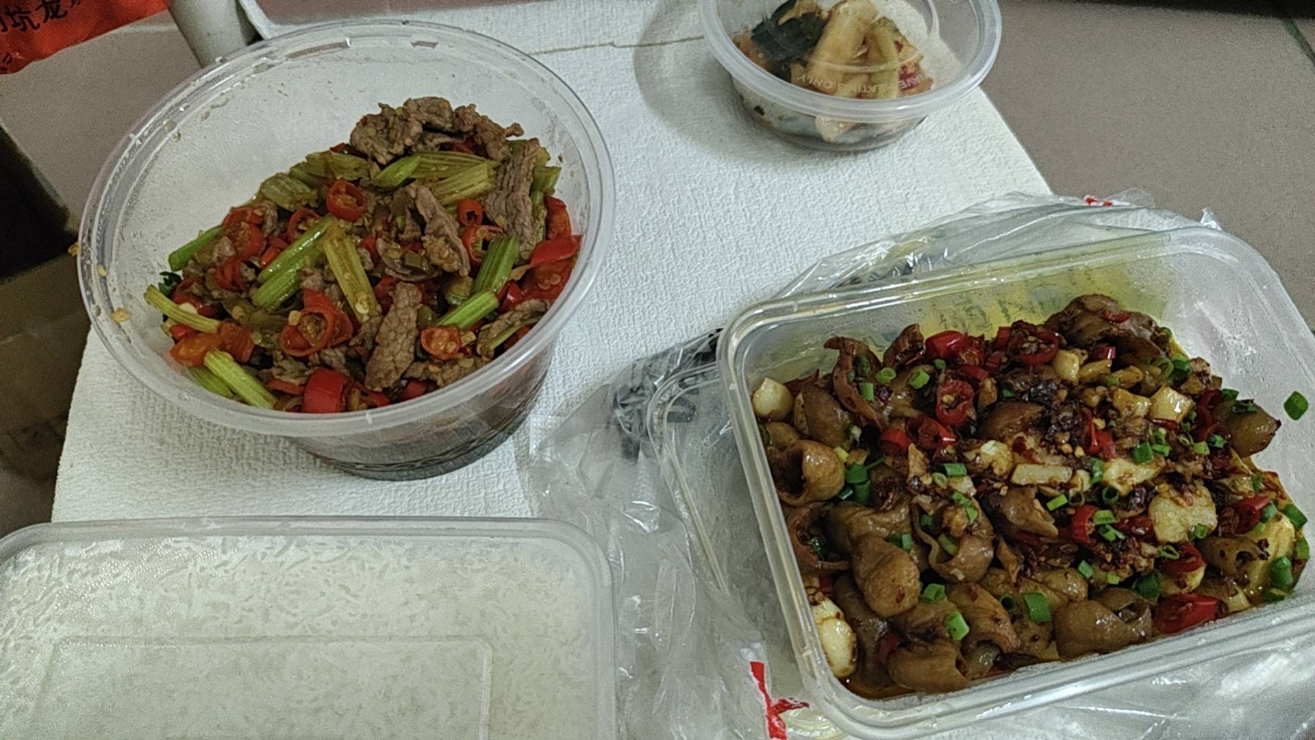 吃饭了吃饭了

38 / 作者:晴空免疫性 / 