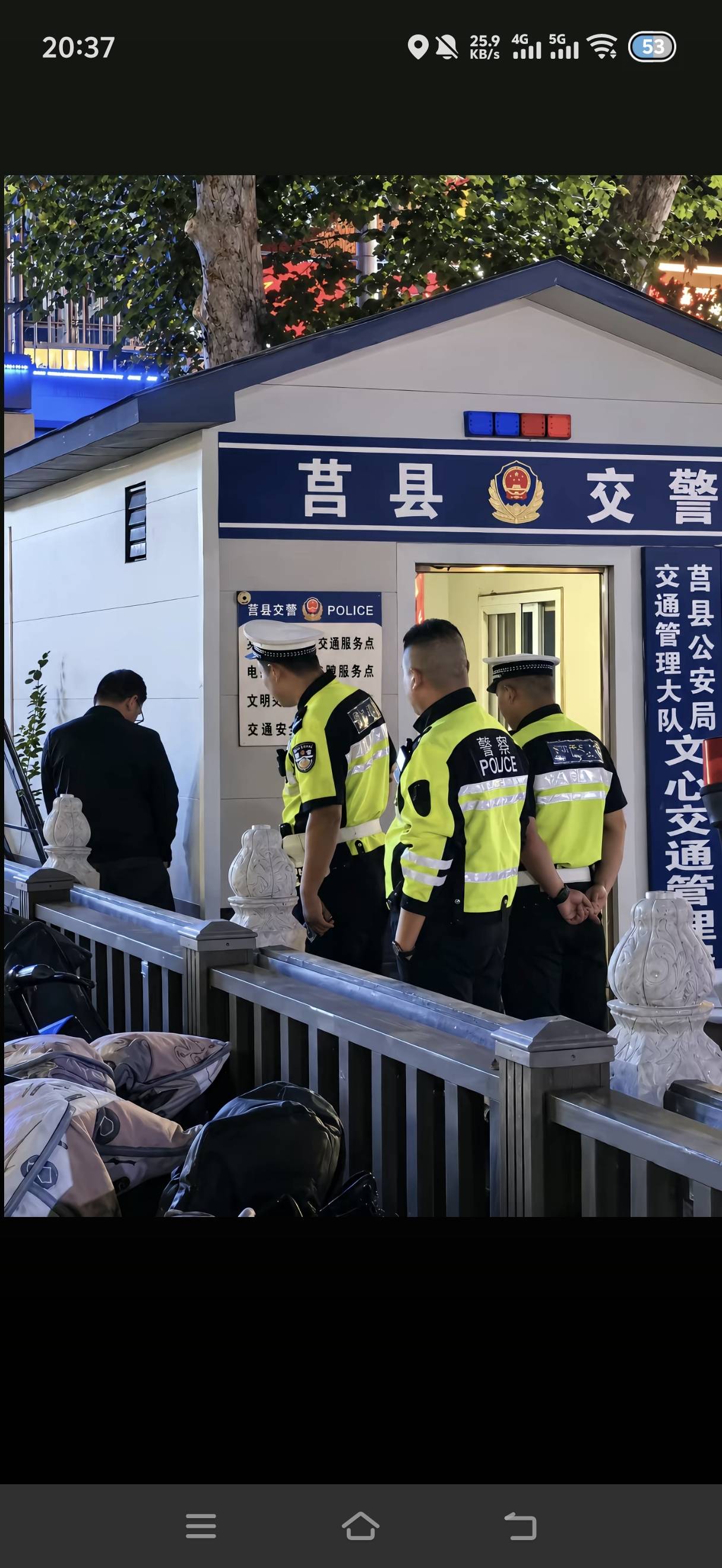 是不是卡农的老哥

76 / 作者:挂比了救我鸭 / 