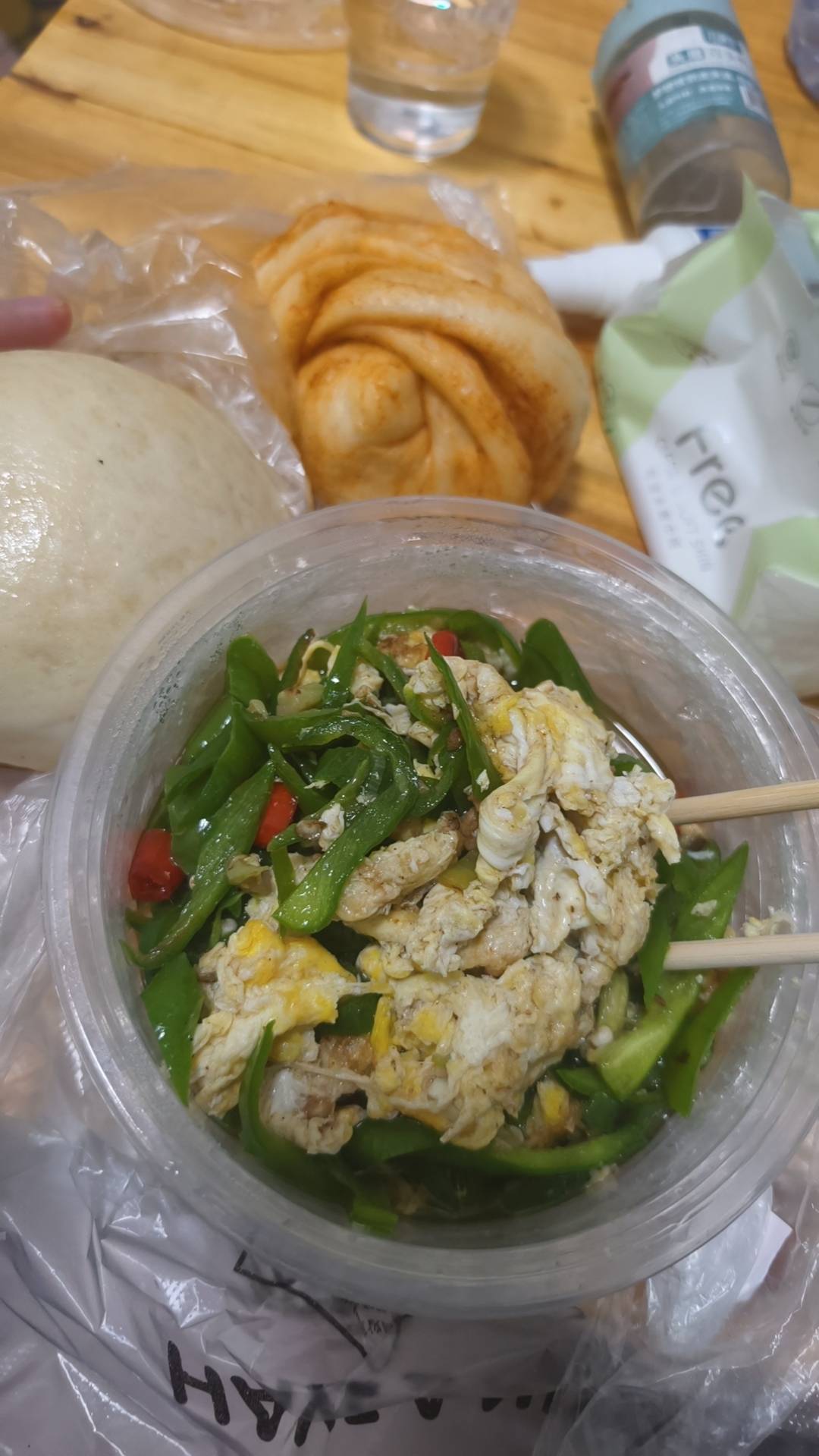 又去大队领了两个馒头，吃饱了就睡

31 / 作者:挂比了救我鸭 / 