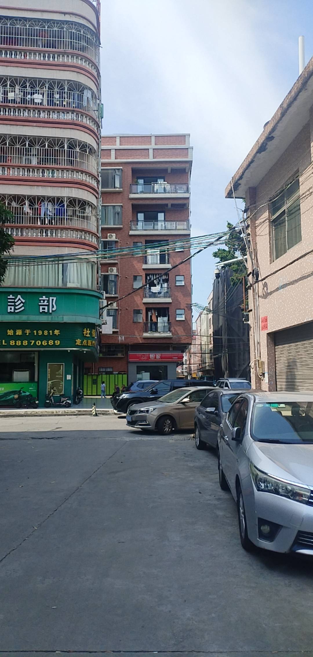 这个想家超市是高埗老哥的基地啊？每次从那里过好多不租房的在那里睡觉，天天守在那里12 / 作者:湖南陈小春 / 