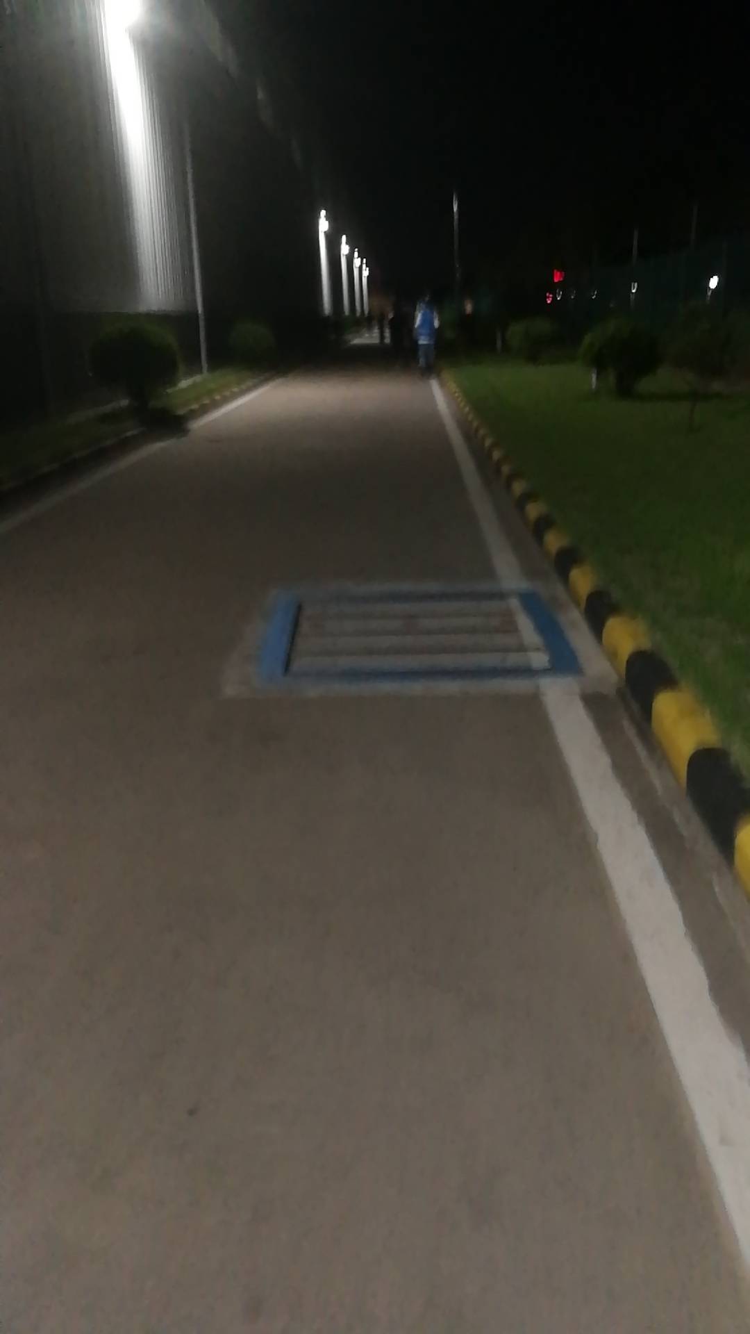 老哥挂b电商搞起来啊，25蚊一个钟，每天发150

16 / 作者:凤鸣 / 