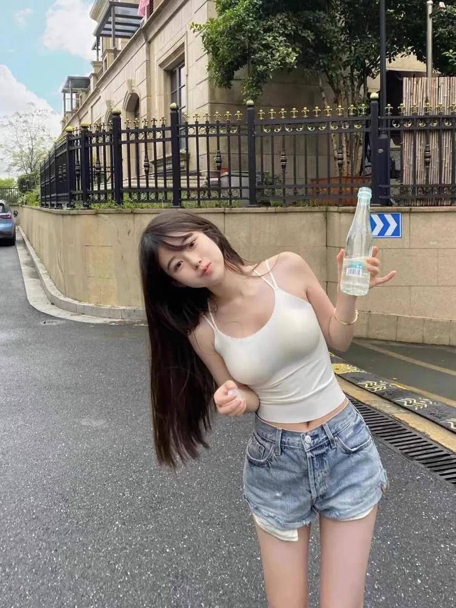 起床了窝尿了，各位挂b仔。

21 / 作者:糊涂柚子๑ / 