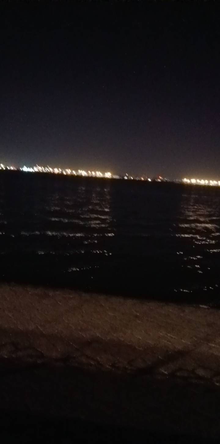 老哥们挂壁海边了

66 / 作者:零撸一个亿 / 