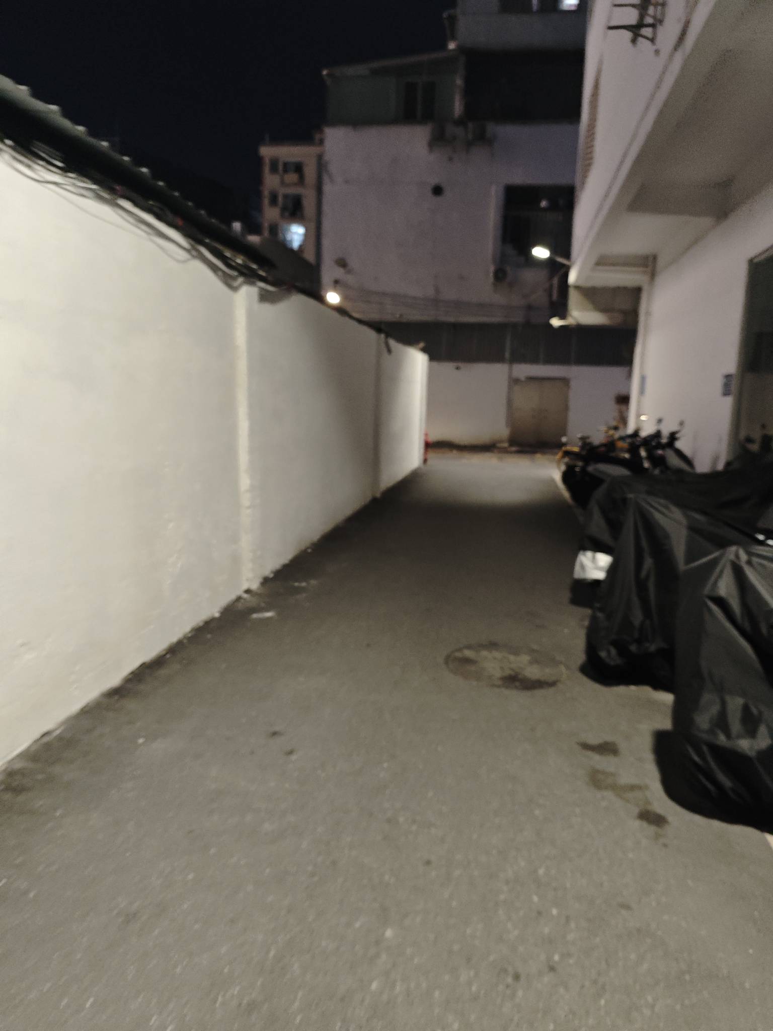 带着仅有的两百毛，流浪在广州的街头



23 / 作者:先天挂逼圣体 / 