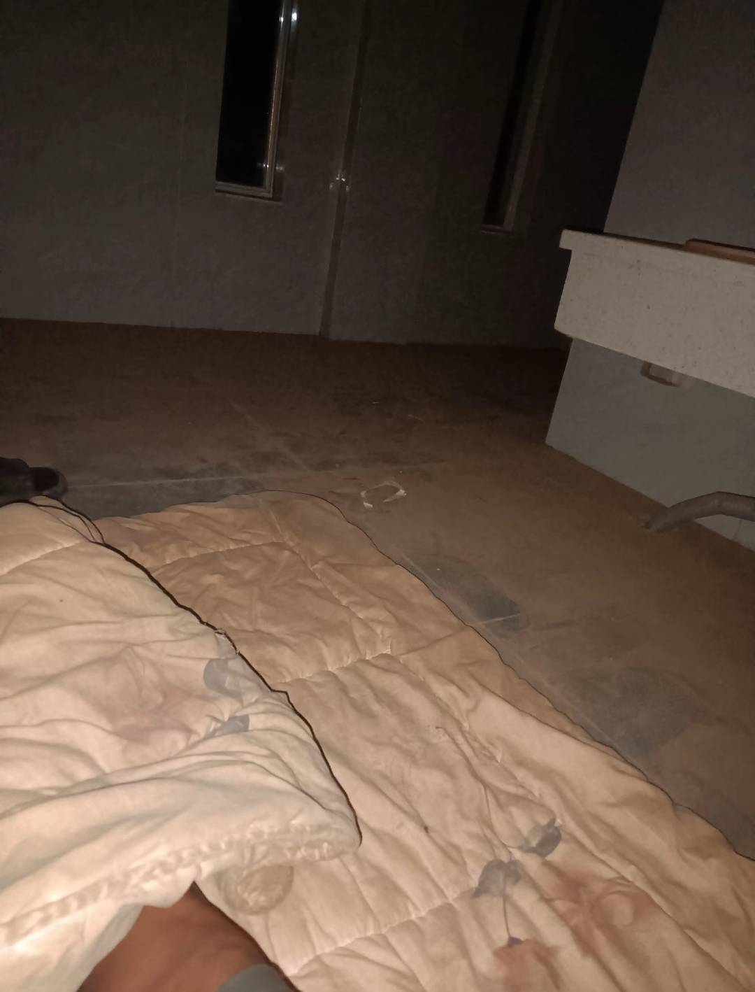 我从小就没有老婆
在我很小的时候我就出生了，出生那天甚至没有一个朋友来看我
一分钟33 / 作者:先天挂逼圣体 / 