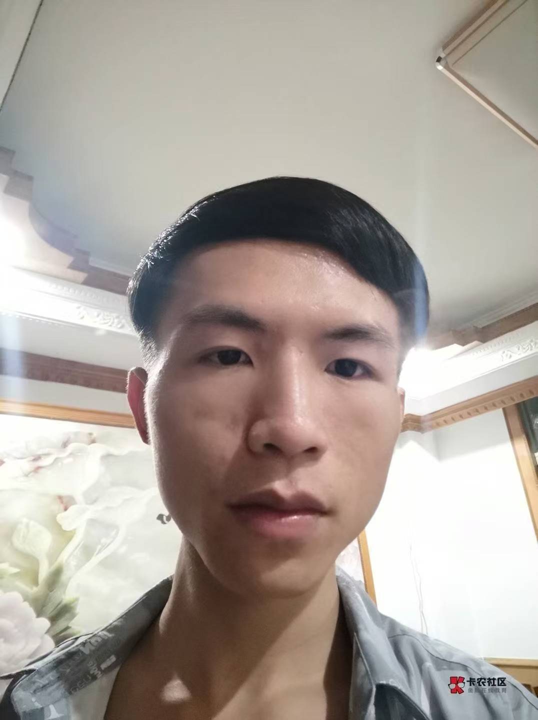 天空一声巨响，教父闪亮登场，尔等还不速速拜见

26 / 作者:牢大 / 