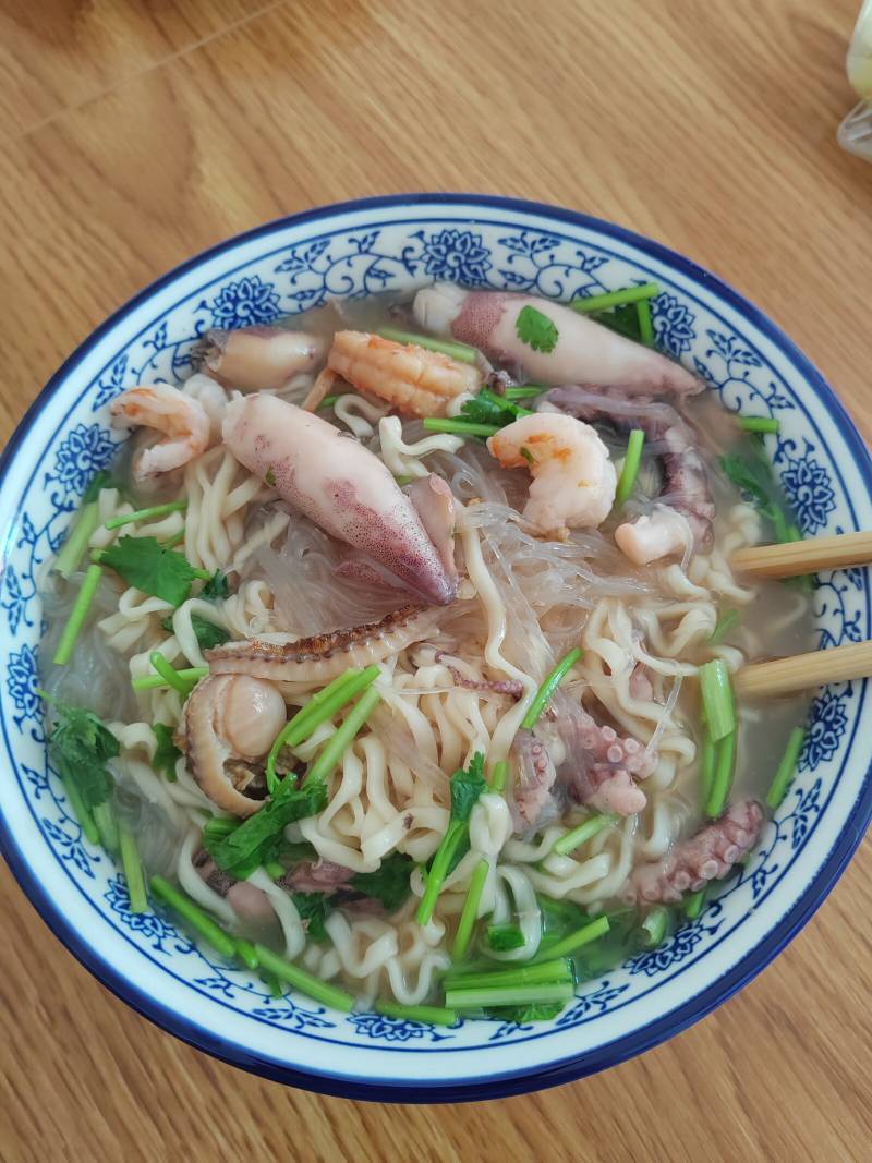 早上好啊，吃早餐了

46 / 作者:朱铁胆 / 