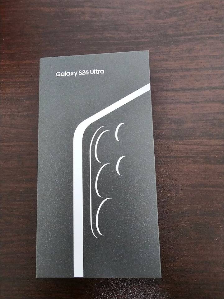 三星拿到了两个，能卖多少？去快递点蹲着的，快递员啥也没说


6 / 作者:万千少女的挚爱 / 