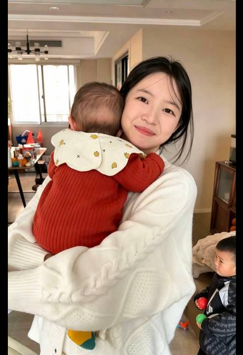 虽然每天很累，但回家看到老婆孩子的那一
刻，所有的疲惫都会一扫而空

27 / 作者:假老哥真挂壁 / 
