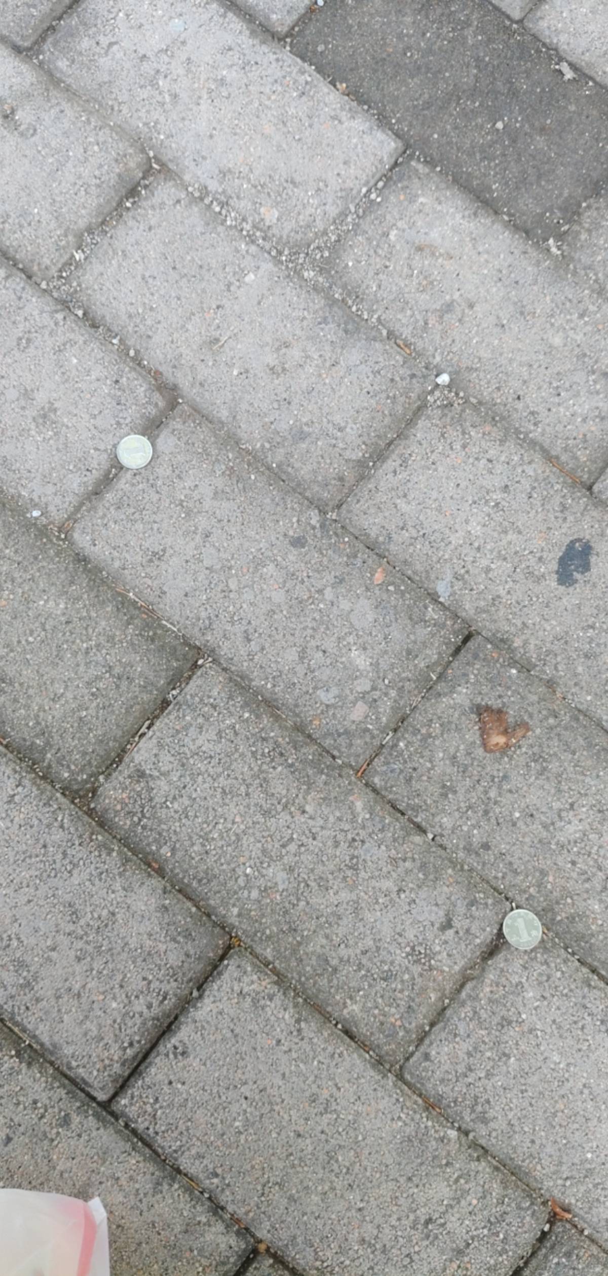 我在路边看到2毛钱，我是捡还是不捡，老哥们

74 / 作者:风东方卫视 / 