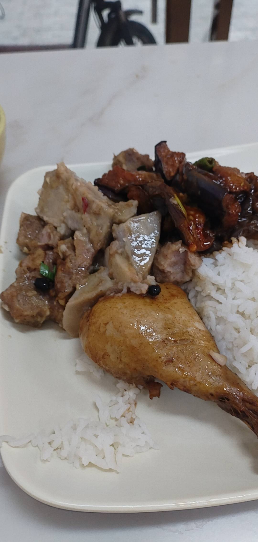 10元挂b饭开吃

74 / 作者:湖南陈小春 / 
