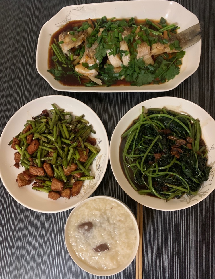 吃 老哥们4.69

14 / 作者:小鬼是魔鬼 / 
