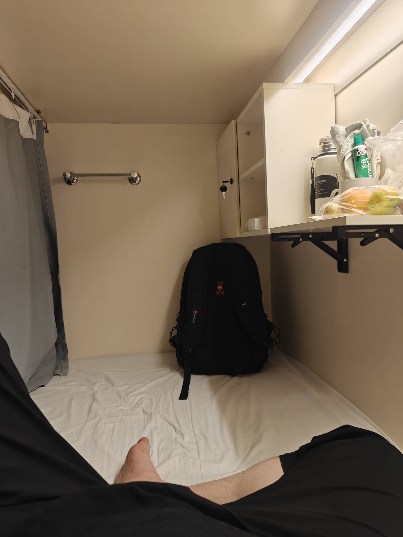 老哥们，也是从惠州陈江跑到东莞长安来入住豪华青旅了，明天开始找工作了


89 / 作者:提桶跑路哦 / 