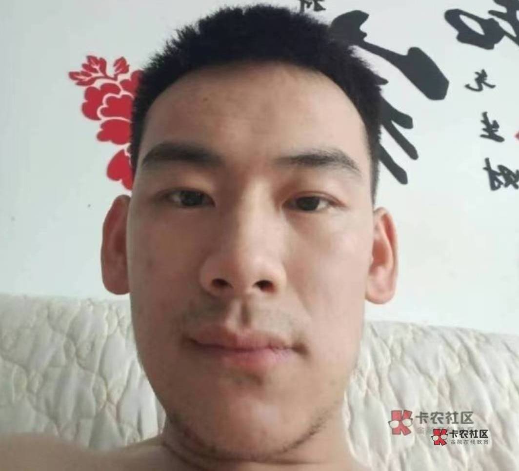感觉卡农老哥们长得都很像，都有一种气质



93 / 作者:假老哥真挂壁 / 