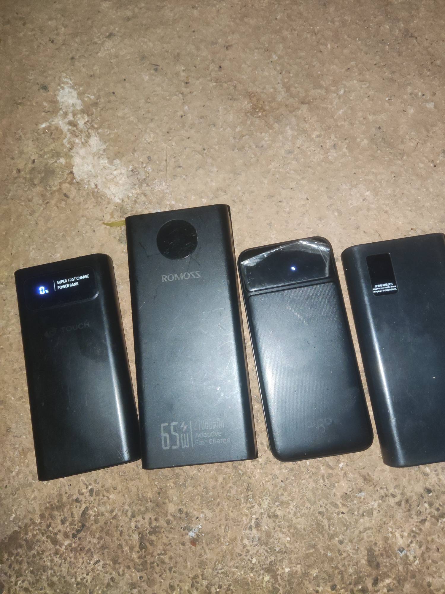 挂壁在外面你们怎么充电的，之前在卖猪肉的地方冲不知道有摄像头还是啥封起来了

94 / 作者:练习两年半. / 