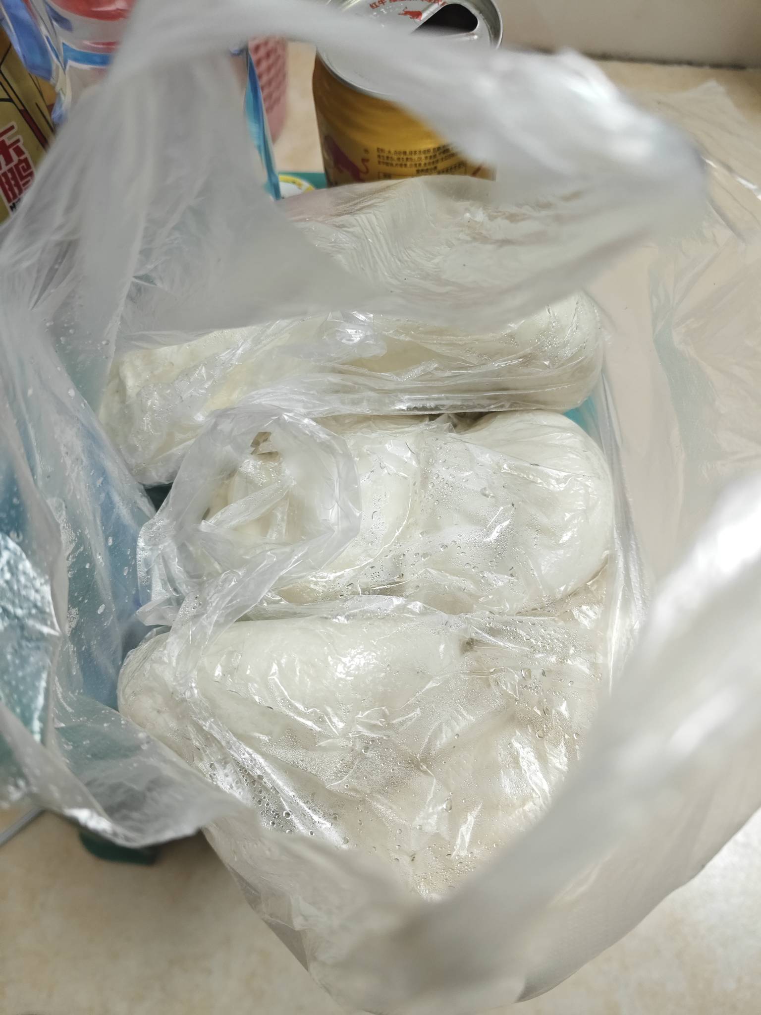 别睡了老哥们，肉包都买来了

1 / 作者:卡农大元帅 / 