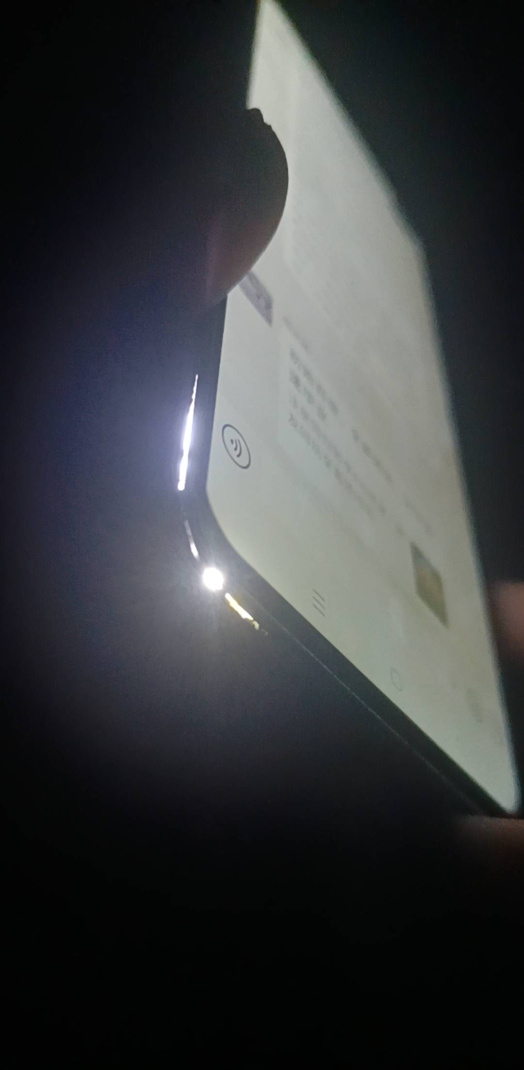 太失败了 挂壁机都屏幕开了里面漏光了 老哥们这种情况手机店多少钱能弄 还能用吗 挂壁43 / 作者:一夜十次郎 / 